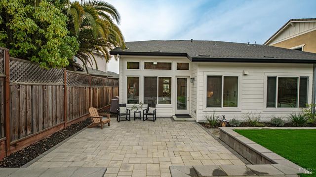 1843 Bella Vista Way, Santa Rosa, CA 95403