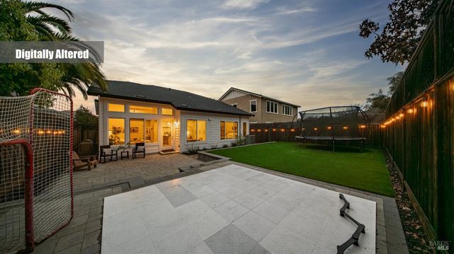 1843 Bella Vista Way, Santa Rosa, CA 95403