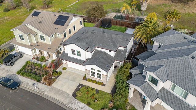 1843 Bella Vista Way, Santa Rosa, CA 95403