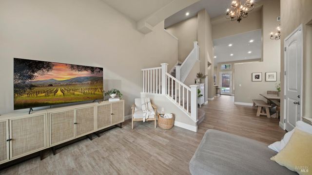 1843 Bella Vista Way, Santa Rosa, CA 95403