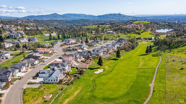 1843 Bella Vista Way, Santa Rosa, CA 95403