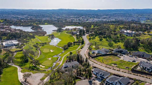 1843 Bella Vista Way, Santa Rosa, CA 95403