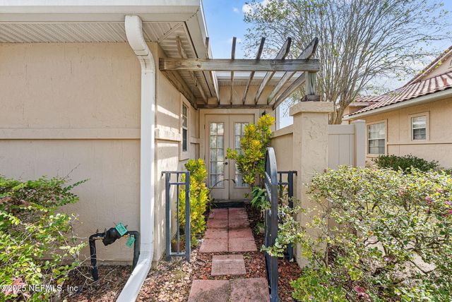 3836 LA VISTA Circle, Jacksonville, FL 32217