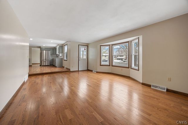 4957 Look Kinney Circle, Clay, NY 13088