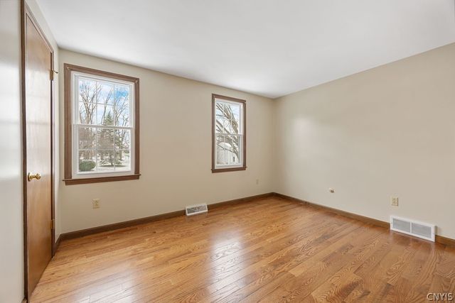 4957 Look Kinney Circle, Clay, NY 13088