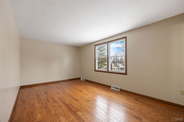 4957 Look Kinney Circle, Clay, NY 13088