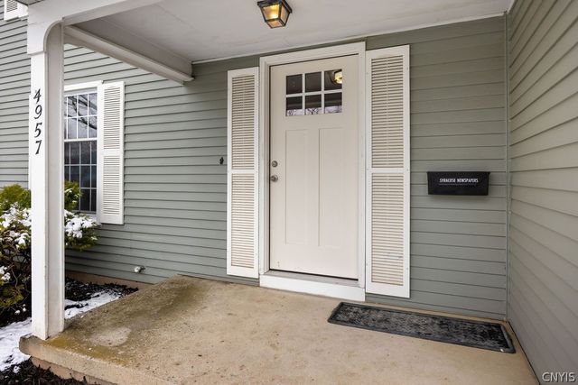 4957 Look Kinney Circle, Clay, NY 13088