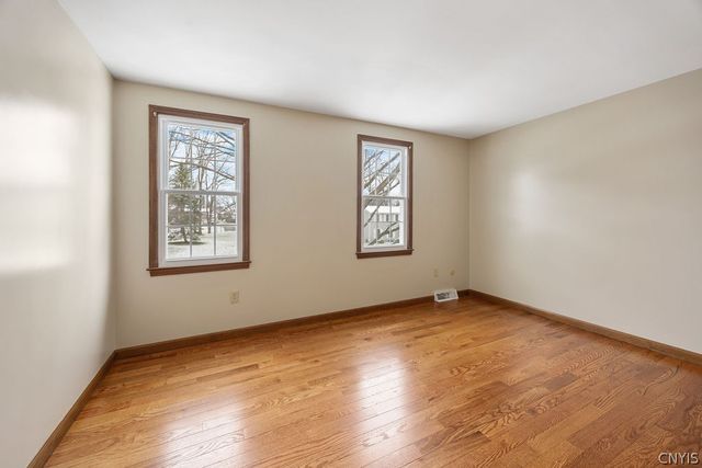 4957 Look Kinney Circle, Clay, NY 13088
