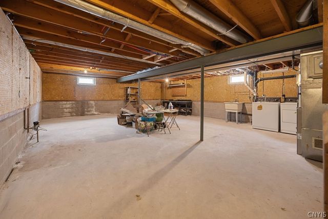 4957 Look Kinney Circle, Clay, NY 13088