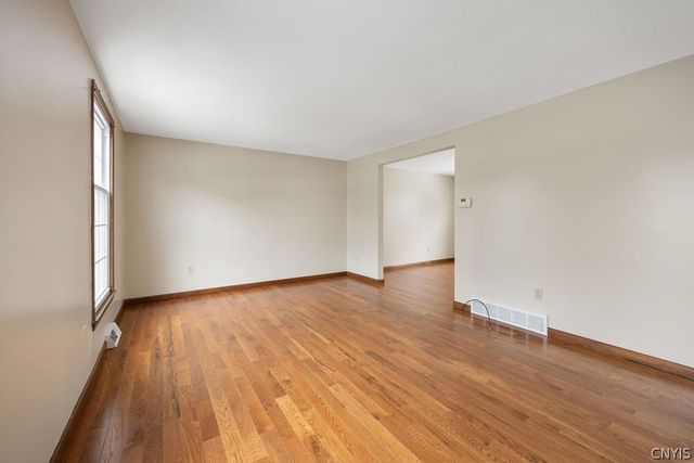 4957 Look Kinney Circle, Clay, NY 13088