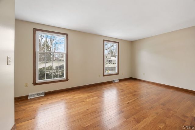4957 Look Kinney Circle, Clay, NY 13088