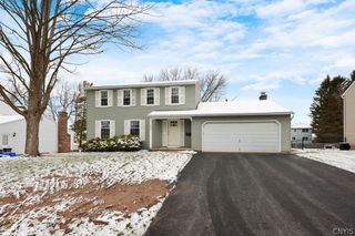 4957 Look Kinney Circle, Clay, NY 13088