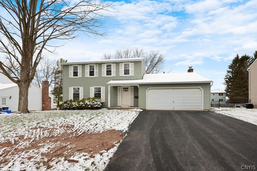 4957 Look Kinney Circle, Clay, NY 13088