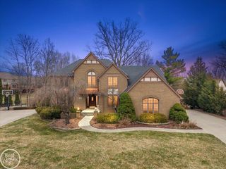 54168 Overbrook Court, Shelby Twp, MI 48316