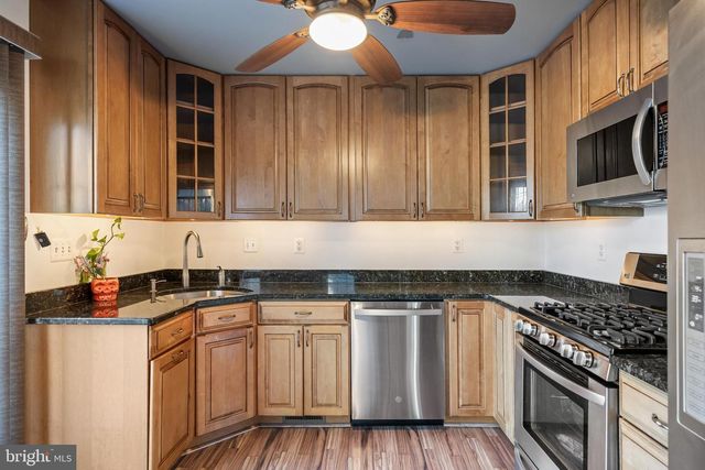 302 AUSTIN AVE, Barrington, NJ 08007