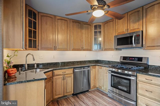 302 AUSTIN AVE, Barrington, NJ 08007