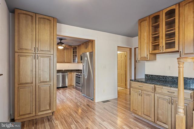 302 AUSTIN AVE, Barrington, NJ 08007