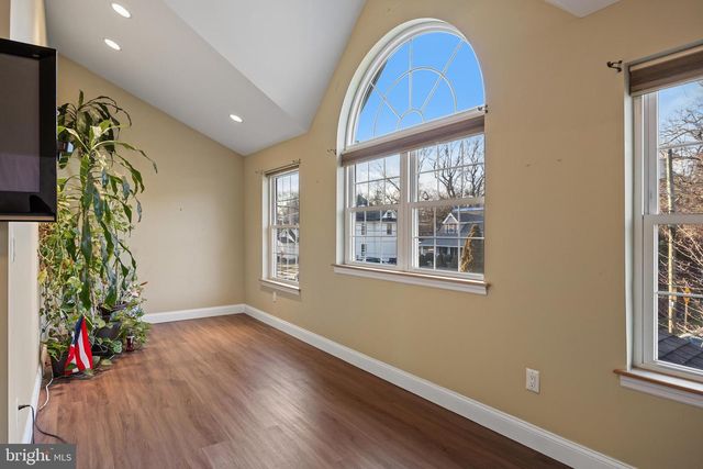 302 AUSTIN AVE, Barrington, NJ 08007