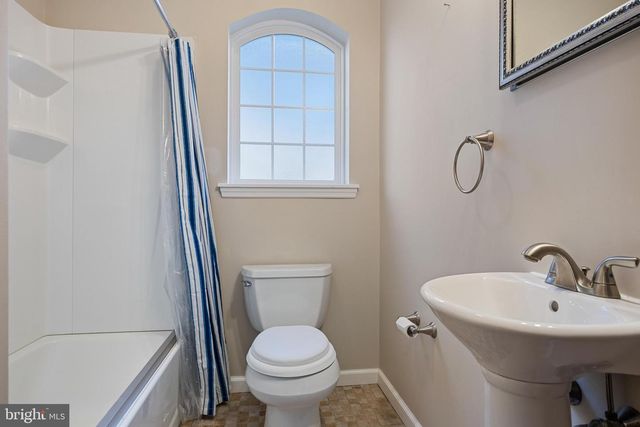 302 AUSTIN AVE, Barrington, NJ 08007