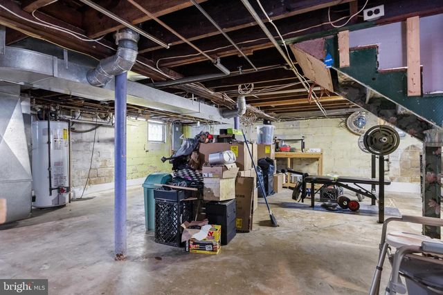 302 AUSTIN AVE, Barrington, NJ 08007