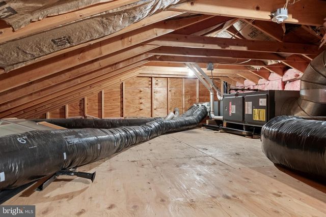 302 AUSTIN AVE, Barrington, NJ 08007