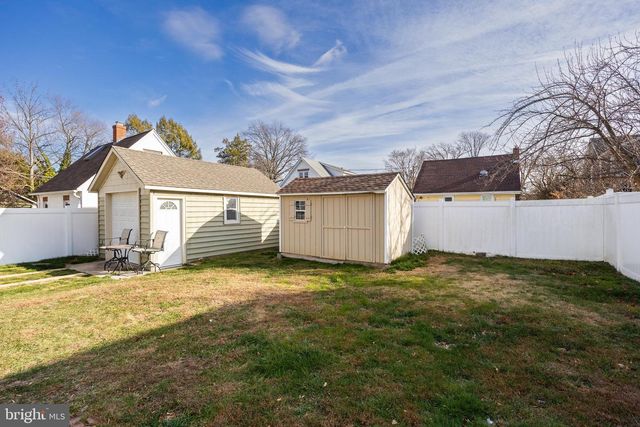 302 AUSTIN AVE, Barrington, NJ 08007