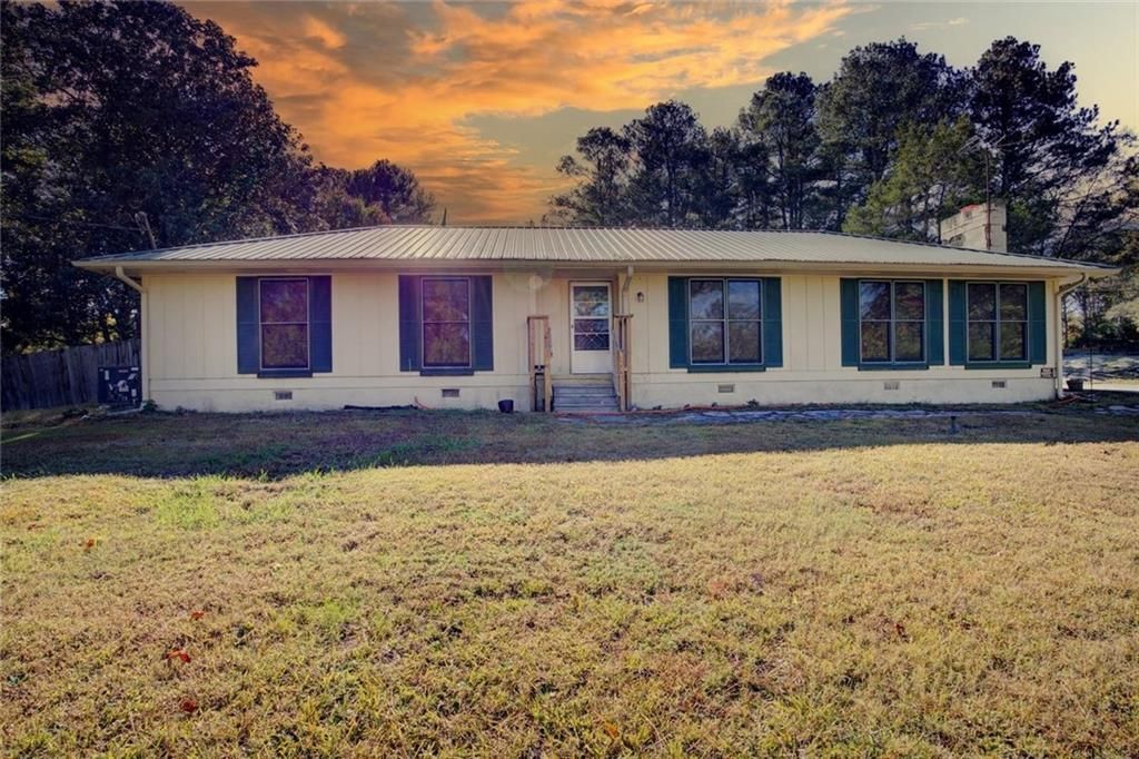 1490 Enchanted lake Drive, Covington, GA 30012