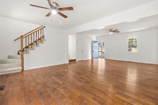 1808 Hidden Harbor Road, Hixson, TN 37343