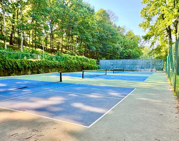 1808 Hidden Harbor Road, Hixson, TN 37343