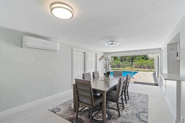 108 SE 31st Avenue, Boynton Beach, FL 33435