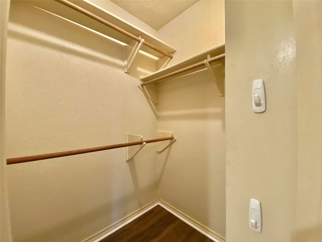 2820 Whitehurst Drive, Fort Worth, TX 76133