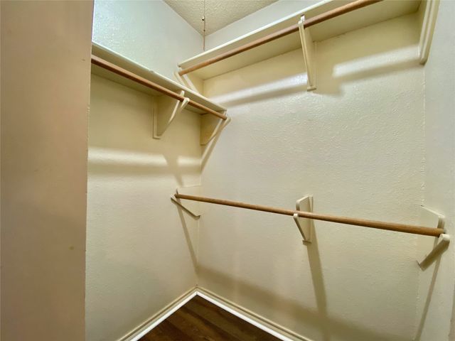 2820 Whitehurst Drive, Fort Worth, TX 76133