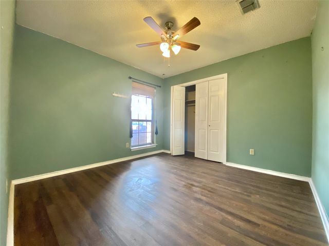 2820 Whitehurst Drive, Fort Worth, TX 76133