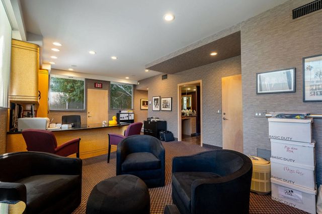 181 Civic Drive 1, Palm Springs, CA 92262