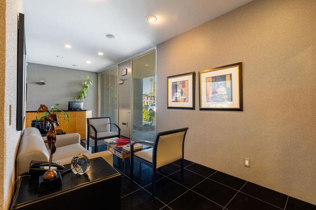 181 Civic Drive 1, Palm Springs, CA 92262