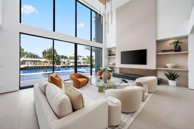 2825 NE 27TH Street, Fort Lauderdale, FL 33306