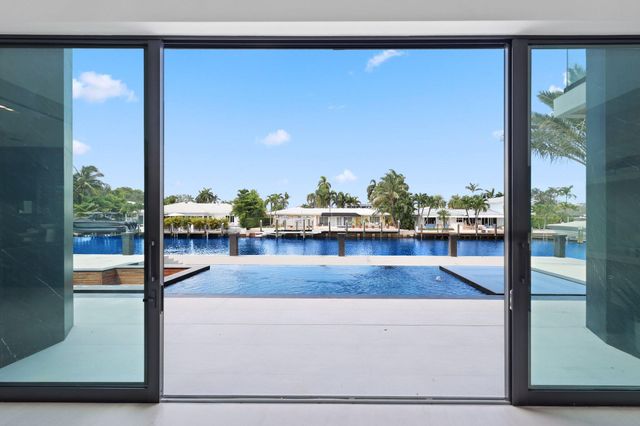 2825 NE 27TH Street, Fort Lauderdale, FL 33306