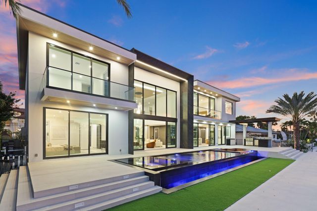 2825 NE 27TH Street, Fort Lauderdale, FL 33306