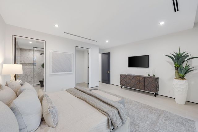2825 NE 27TH Street, Fort Lauderdale, FL 33306