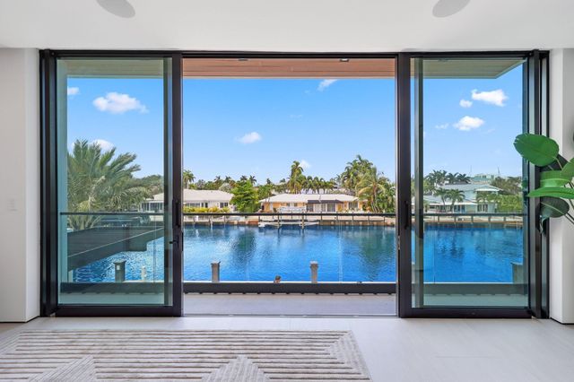 2825 NE 27TH Street, Fort Lauderdale, FL 33306