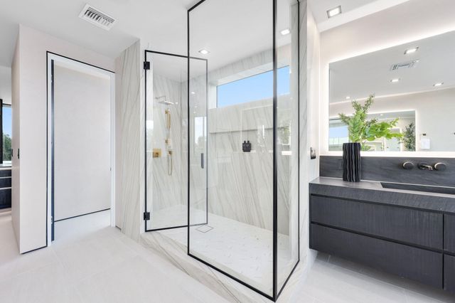 2825 NE 27TH Street, Fort Lauderdale, FL 33306