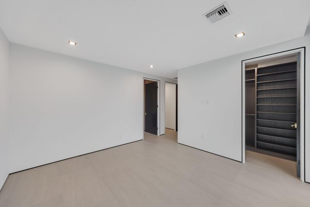 2825 NE 27TH Street, Fort Lauderdale, FL 33306