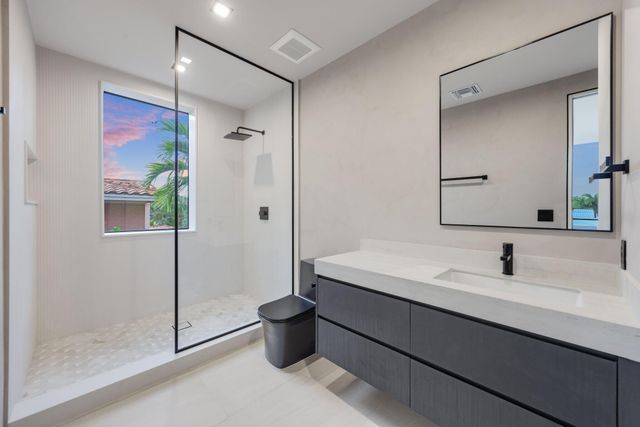 2825 NE 27TH Street, Fort Lauderdale, FL 33306