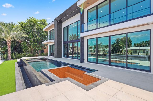 2825 NE 27TH Street, Fort Lauderdale, FL 33306