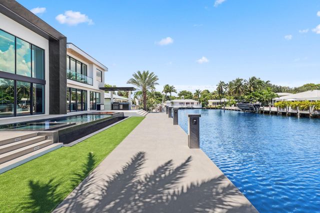 2825 NE 27TH Street, Fort Lauderdale, FL 33306