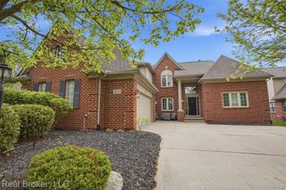 29126 Eastman Trail, Novi, MI 48377