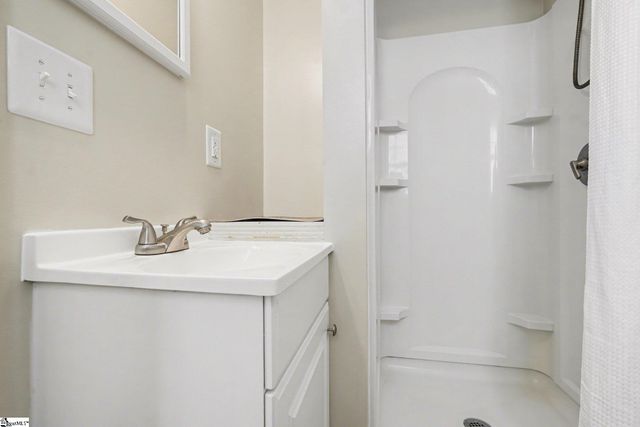 22 Woodridge Drive, Greenville, SC 29611