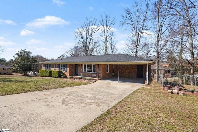 22 Woodridge Drive, Greenville, SC 29611