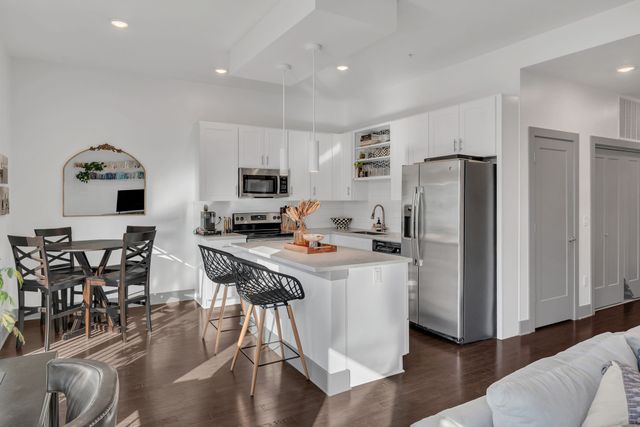 2407 8th Ave S Apt 314, Nashville, TN 37204