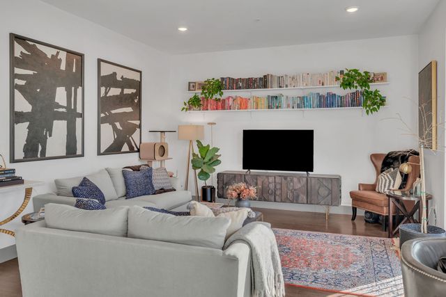 2407 8th Ave S Apt 314, Nashville, TN 37204